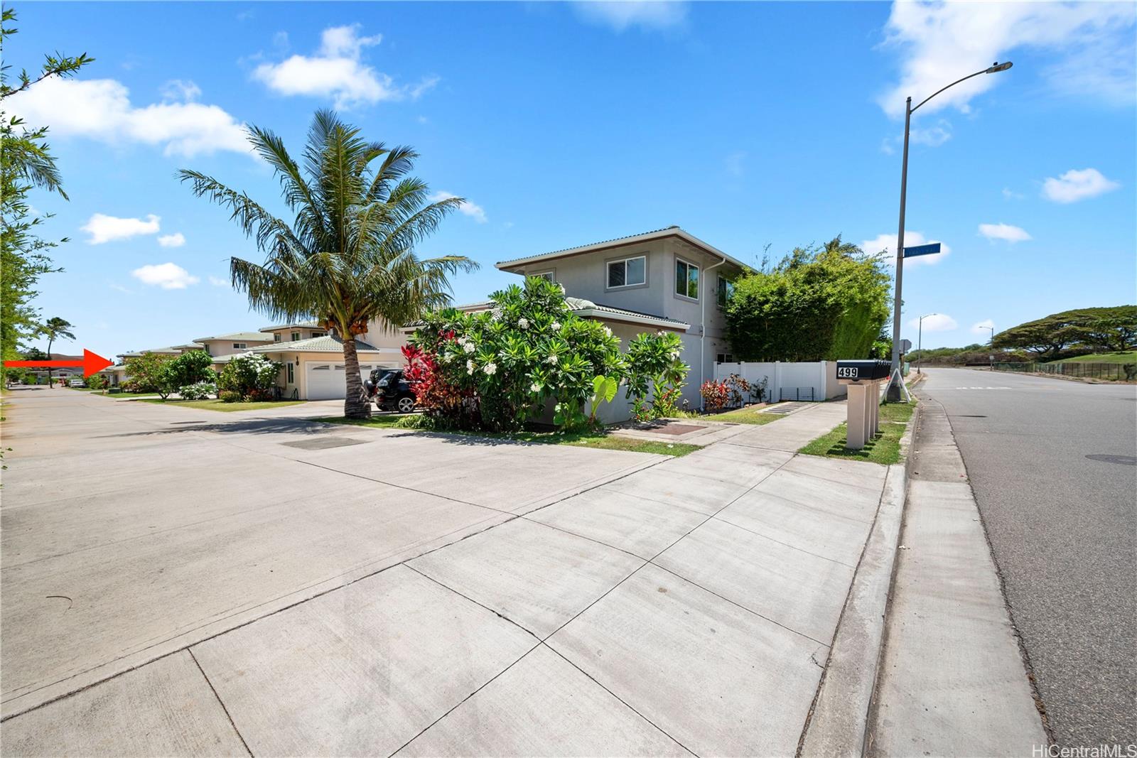 499  Kealahou Street Kalama Valley, Hawaii Kai home - photo 3 of 25