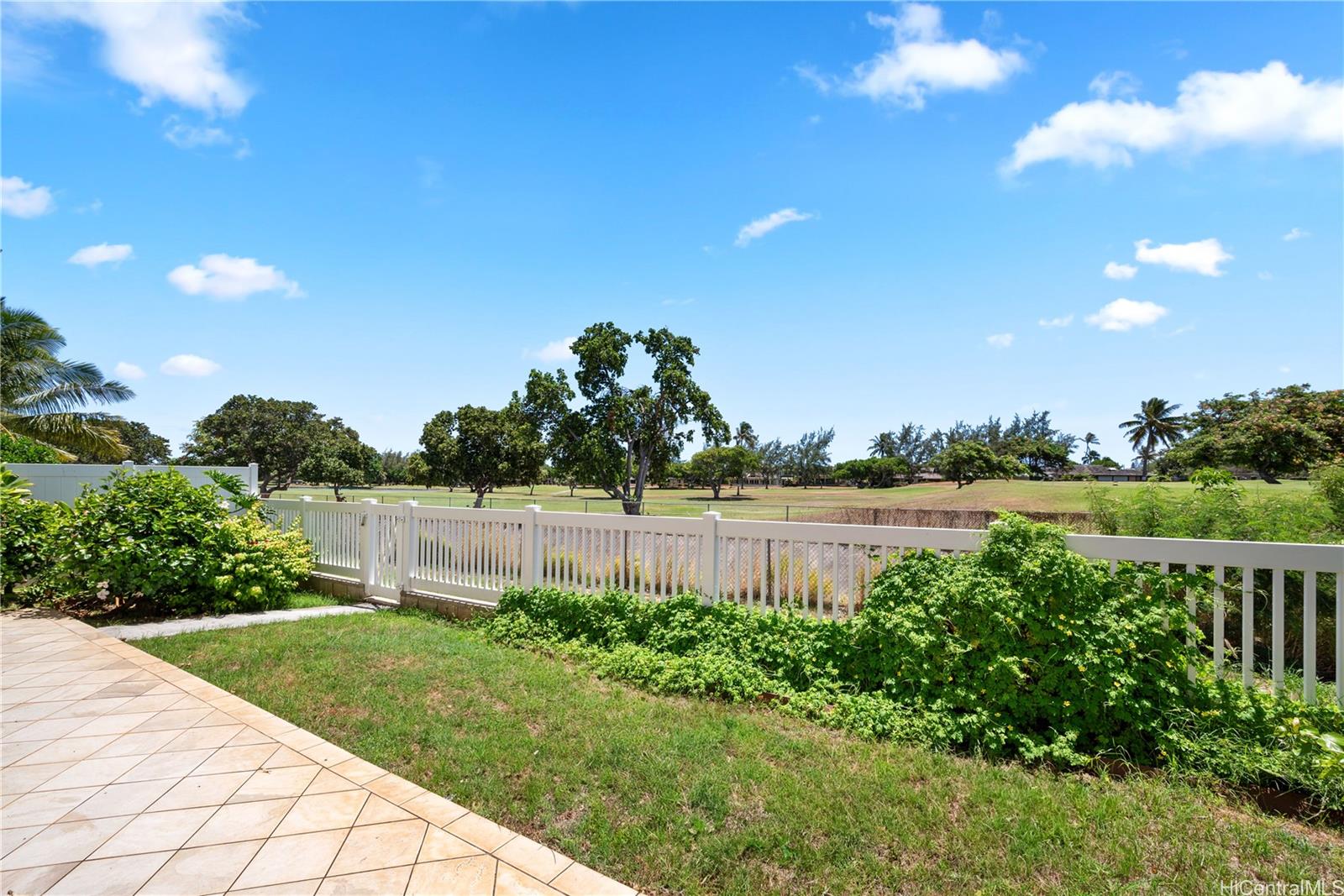 499  Kealahou Street Kalama Valley, Hawaii Kai home - photo 4 of 25