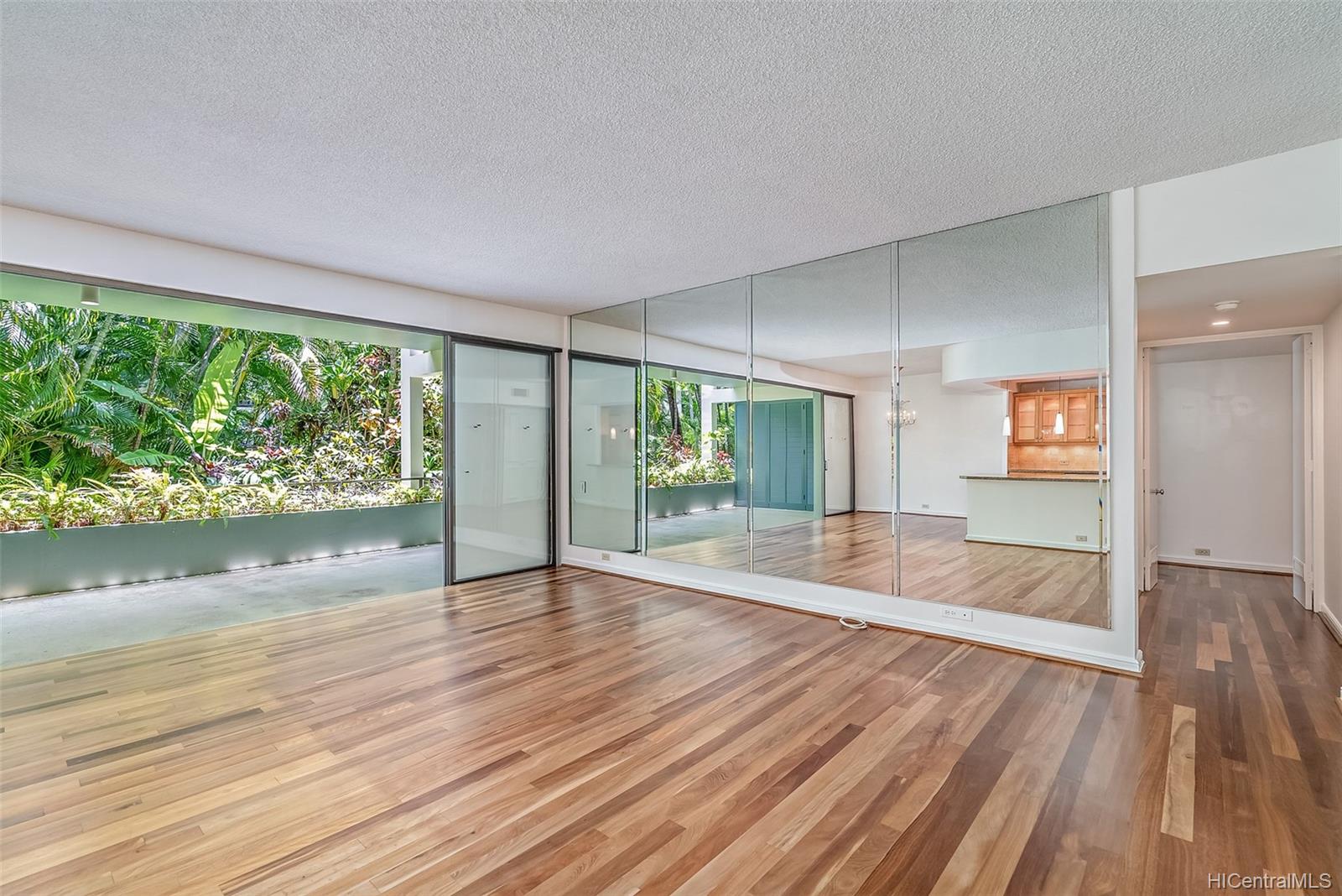 Kahala Beach 131, 4999 Kahala Ave, Honolulu Waialae G/c condo Withdrawn