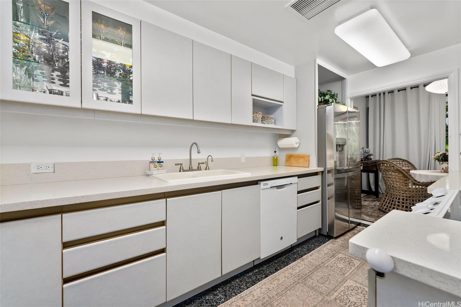 Kahala Beach condo # 2-127, Honolulu, Hawaii - photo 8 of 25