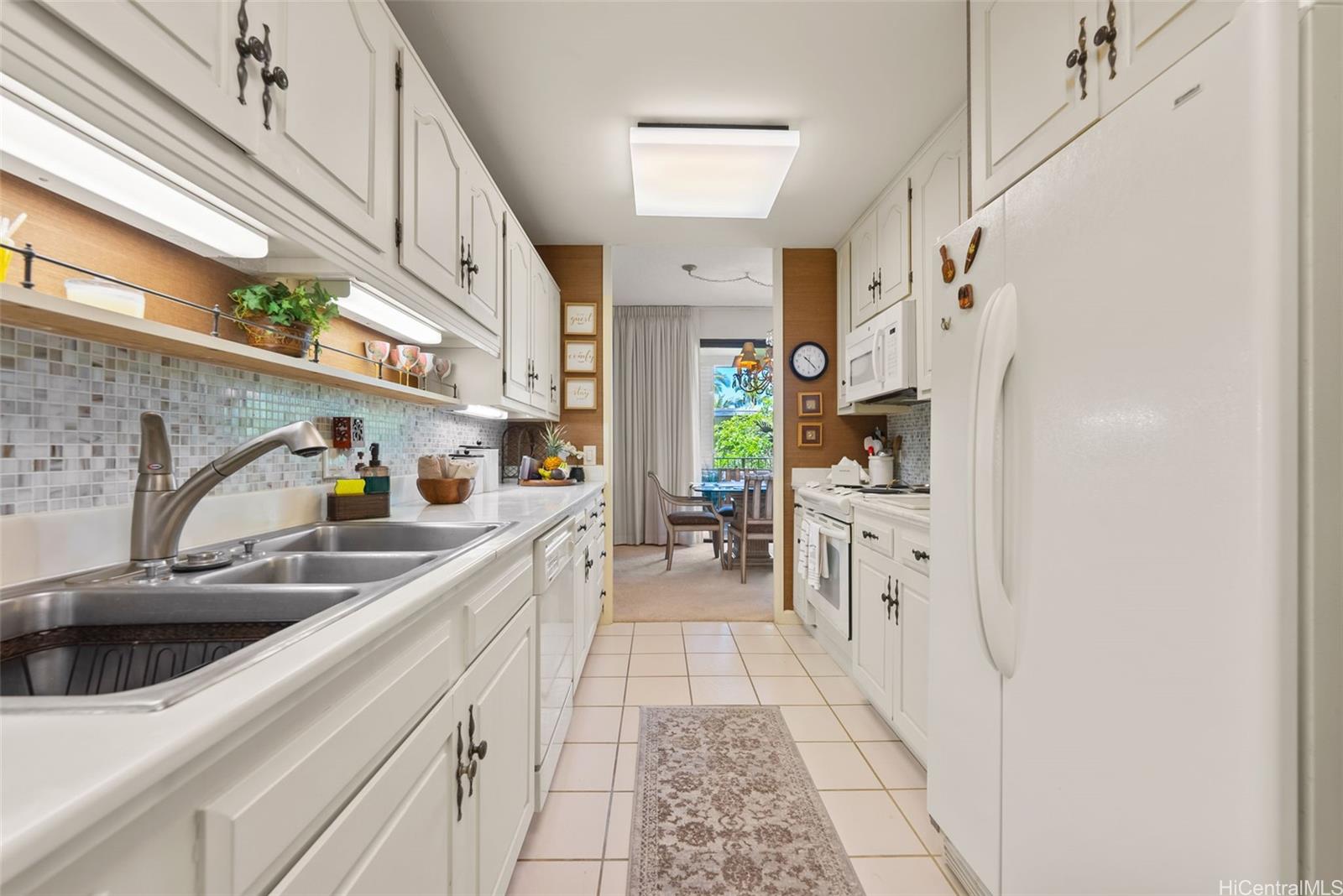 Kahala Beach condo # 2-424, Honolulu, Hawaii - photo 12 of 25