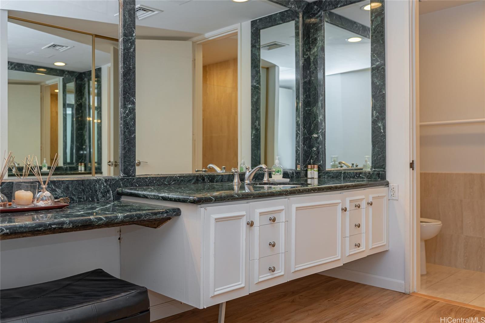 4999 Kahala Ave Honolulu - Rental - photo 10 of 19