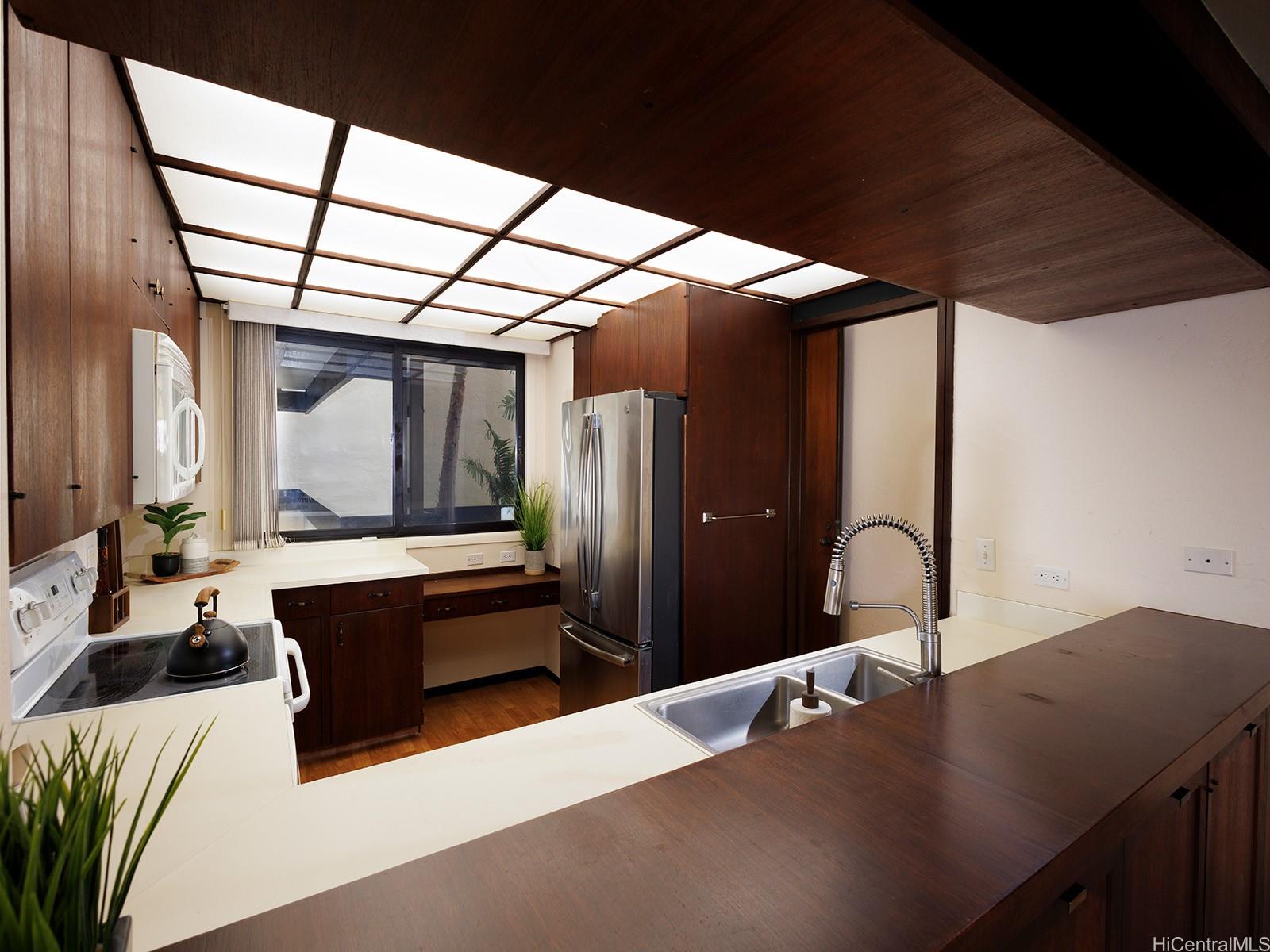 Esplanade condo # 13B, Honolulu, Hawaii - photo 7 of 17