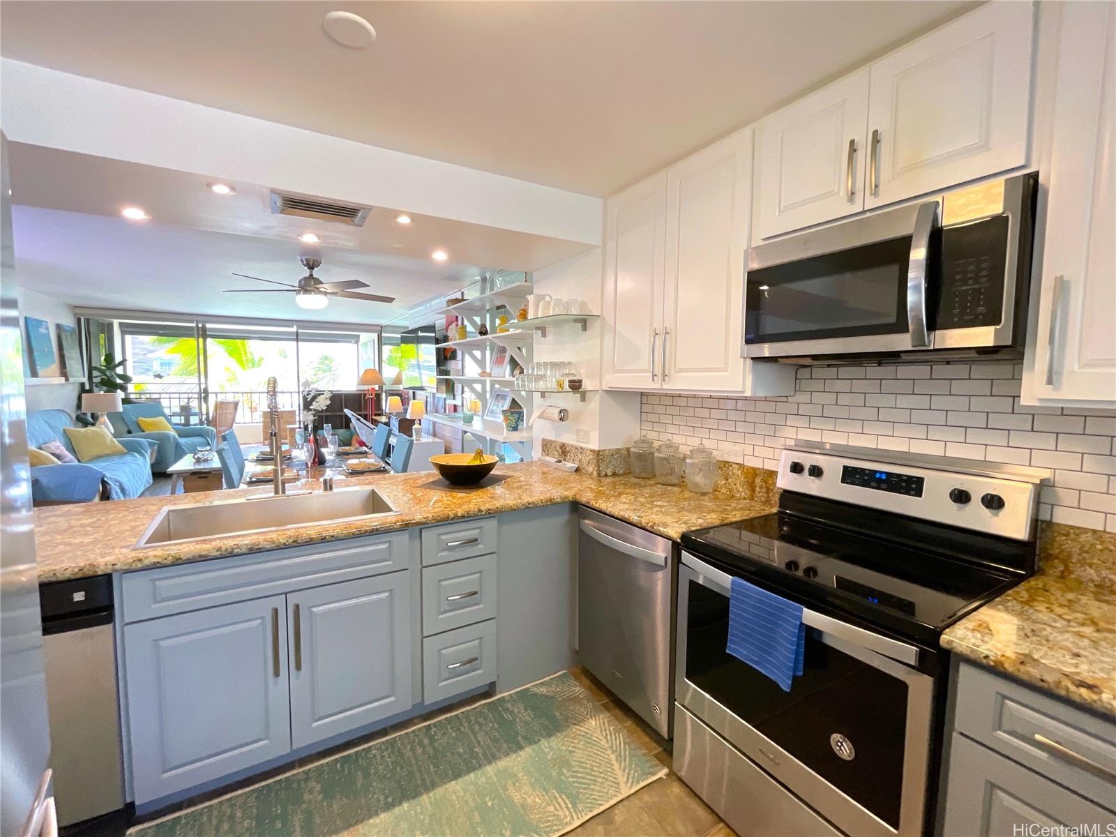 Esplanade condo # 14C, Honolulu, Hawaii - photo 4 of 25