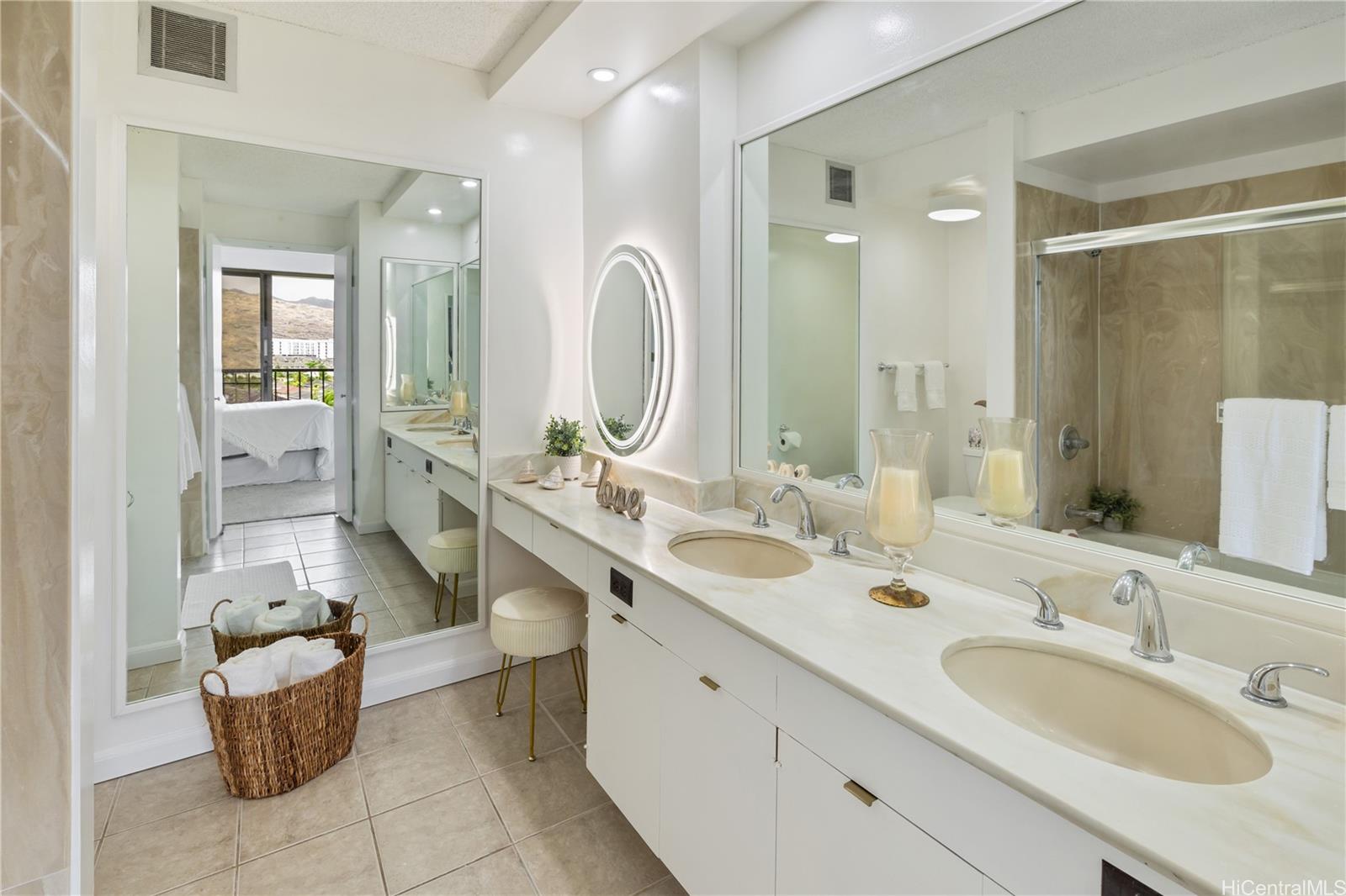 Esplanade condo # 16G, Honolulu, Hawaii - photo 11 of 25