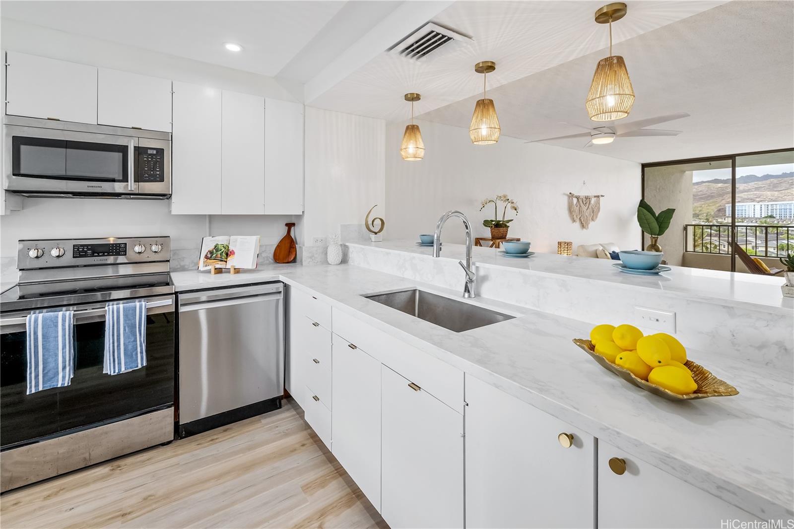 Esplanade condo # 16G, Honolulu, Hawaii - photo 8 of 25