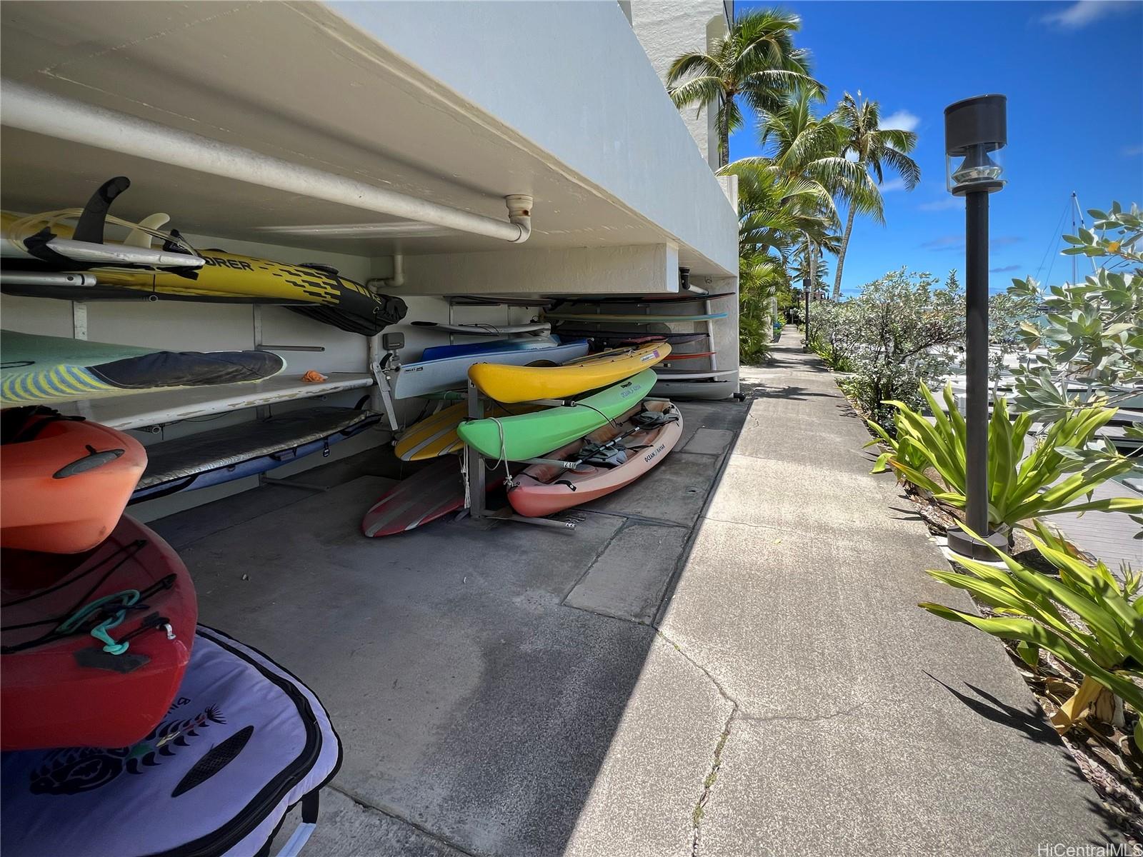 Esplanade condo # 22B, Honolulu, Hawaii - photo 21 of 25