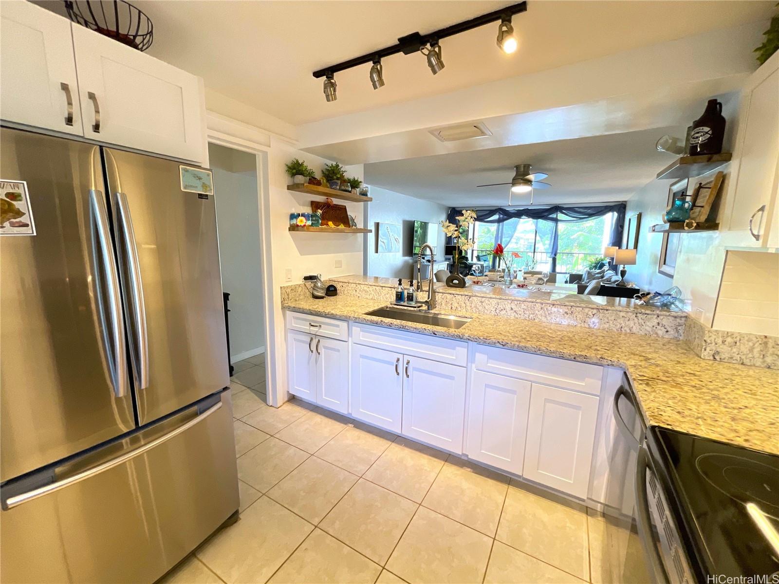 Esplanade condo # 22G, Honolulu, Hawaii - photo 4 of 25