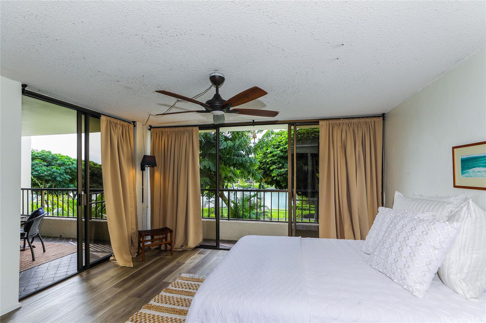 Esplanade condo # 22H, Honolulu, Hawaii - photo 11 of 25