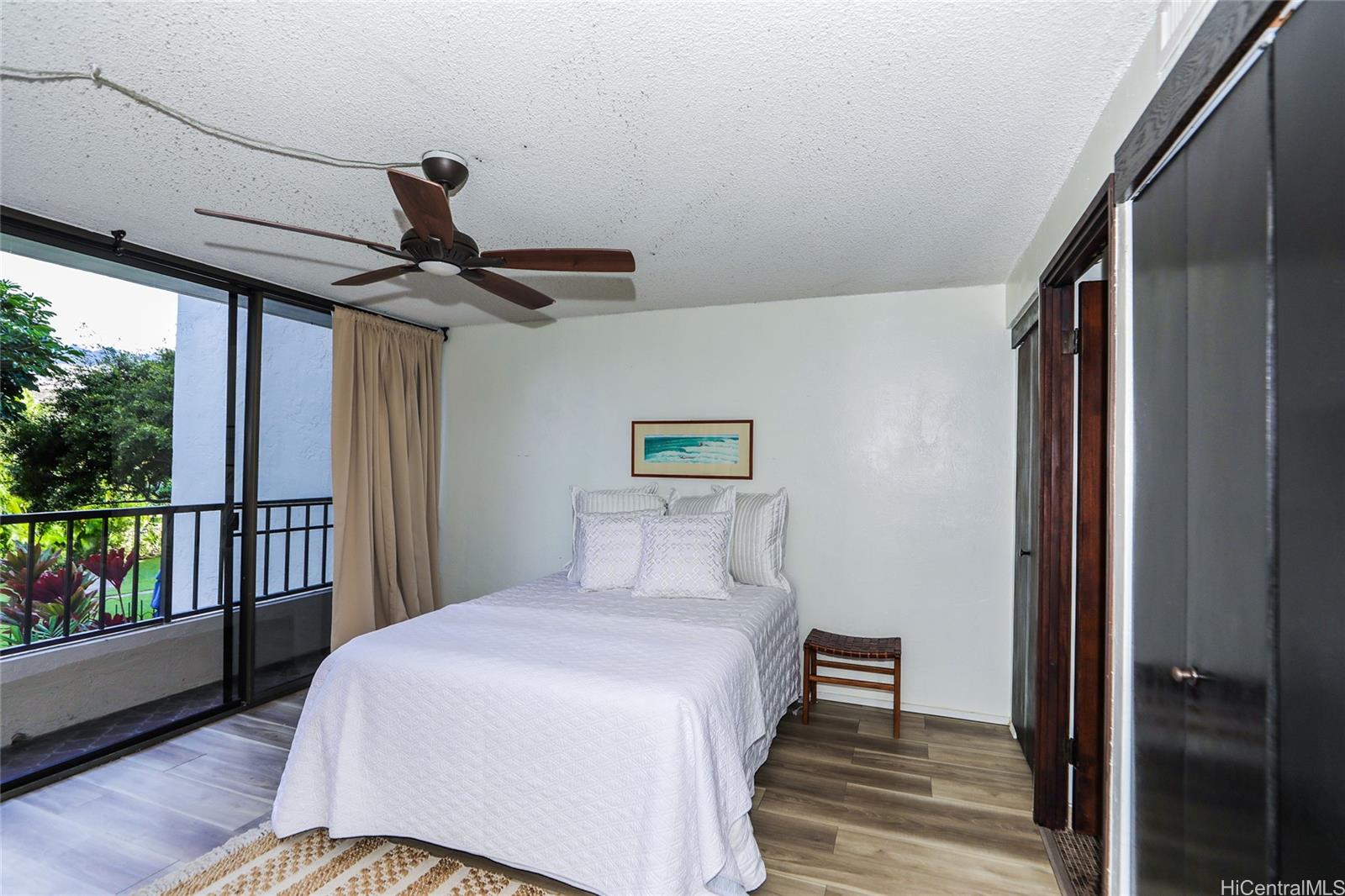 Esplanade condo # 22H, Honolulu, Hawaii - photo 10 of 25