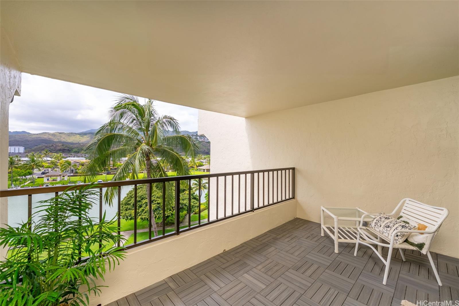 Esplanade condo # 25B, Honolulu, Hawaii - photo 2 of 23