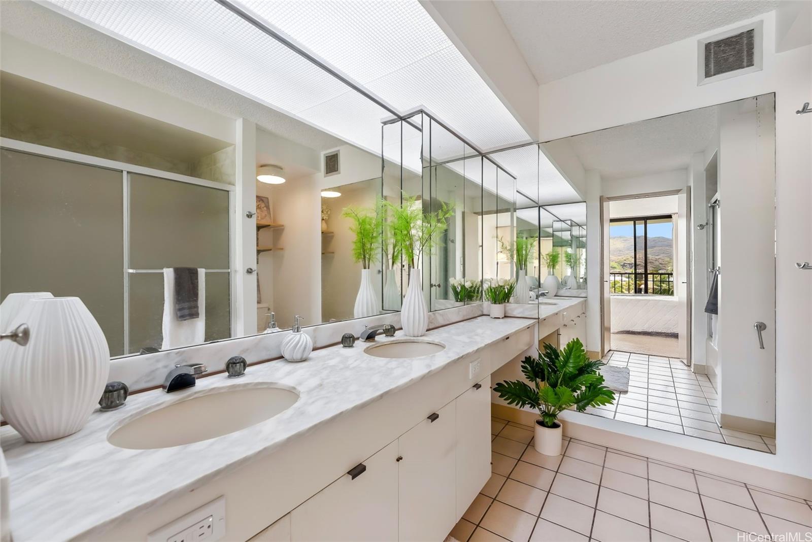 Esplanade condo # 25B, Honolulu, Hawaii - photo 12 of 23