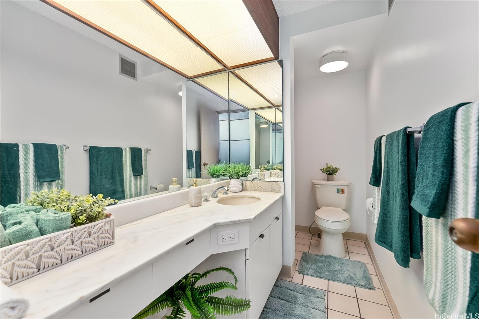 Esplanade condo # 25B, Honolulu, Hawaii - photo 14 of 23