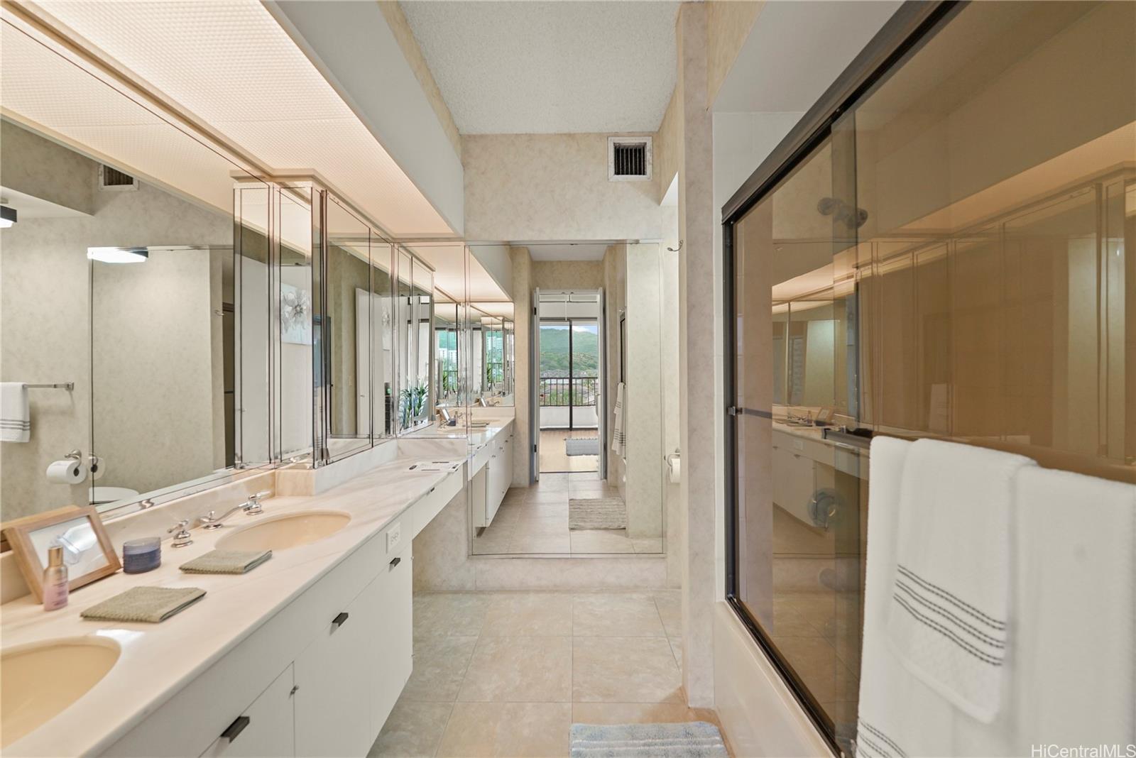 Esplanade condo # 26D, Honolulu, Hawaii - photo 11 of 22