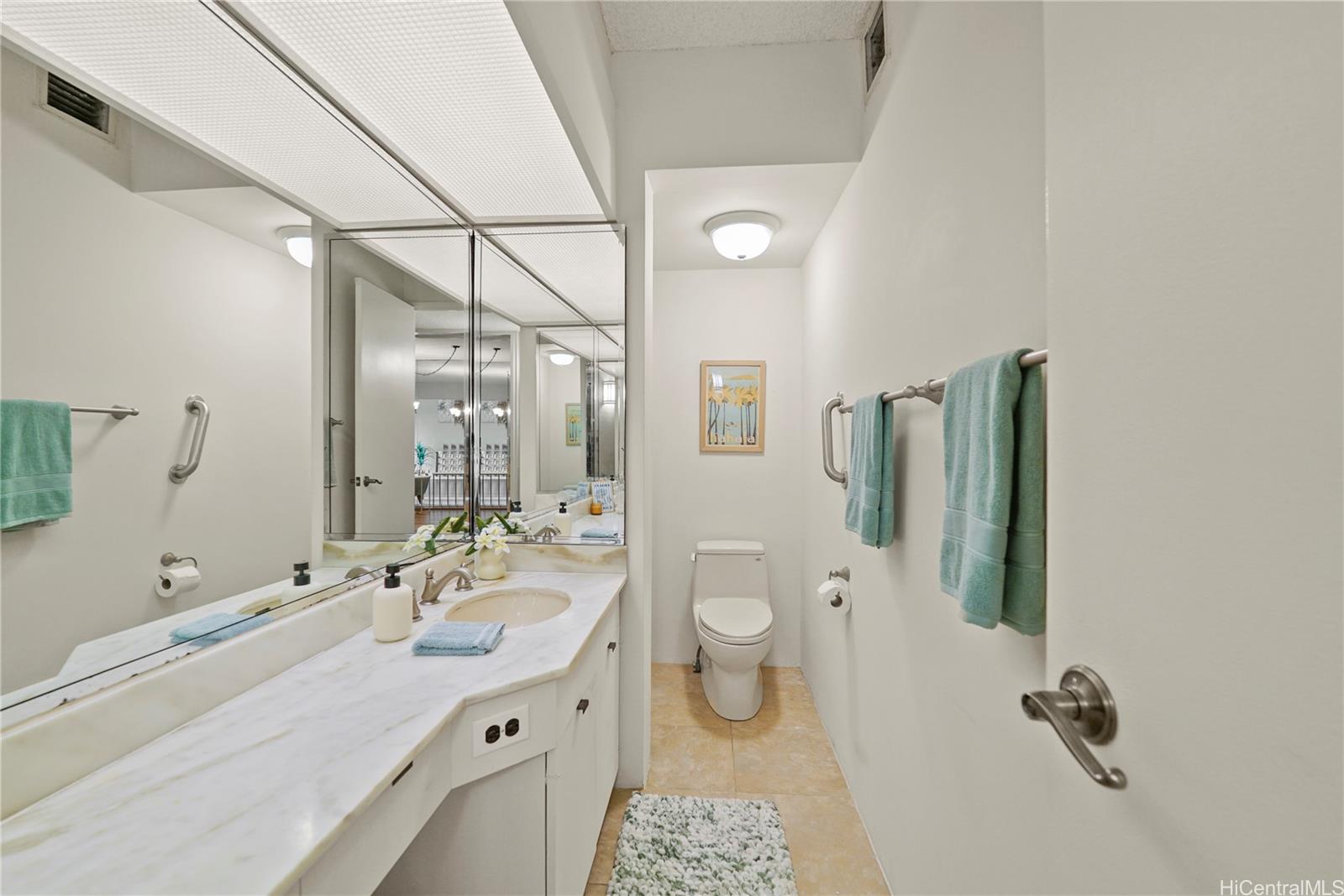 Esplanade condo # 26D, Honolulu, Hawaii - photo 13 of 22