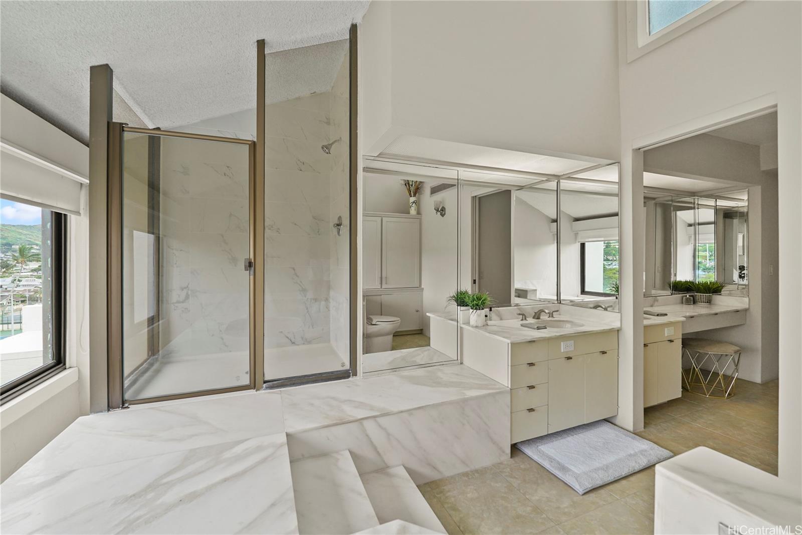 Esplanade condo # 26D, Honolulu, Hawaii - photo 18 of 22