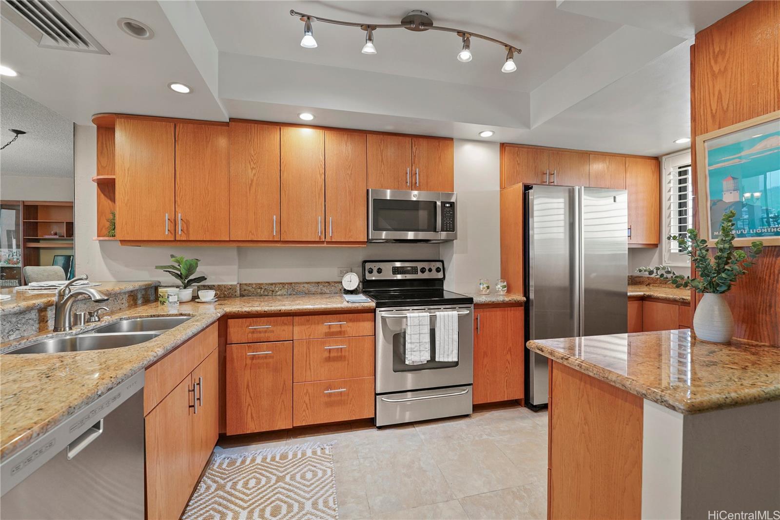 Esplanade condo # 26D, Honolulu, Hawaii - photo 5 of 22