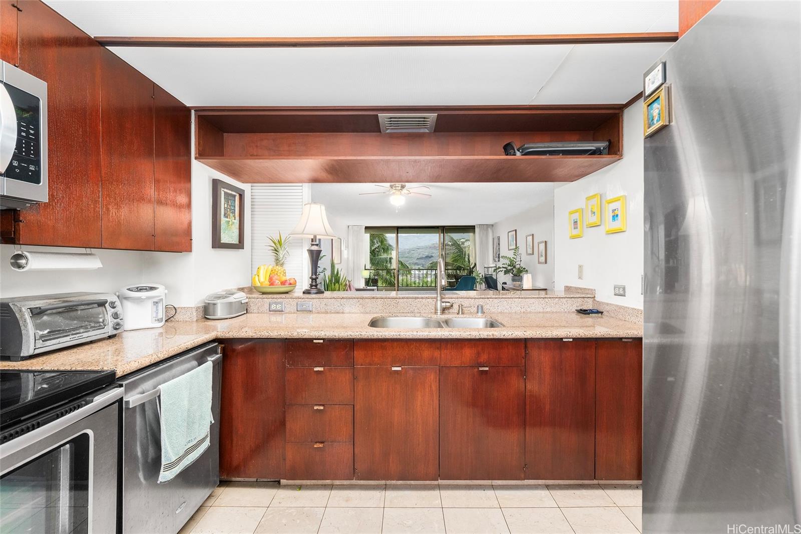 Esplanade condo # 26L, Honolulu, Hawaii - photo 6 of 24