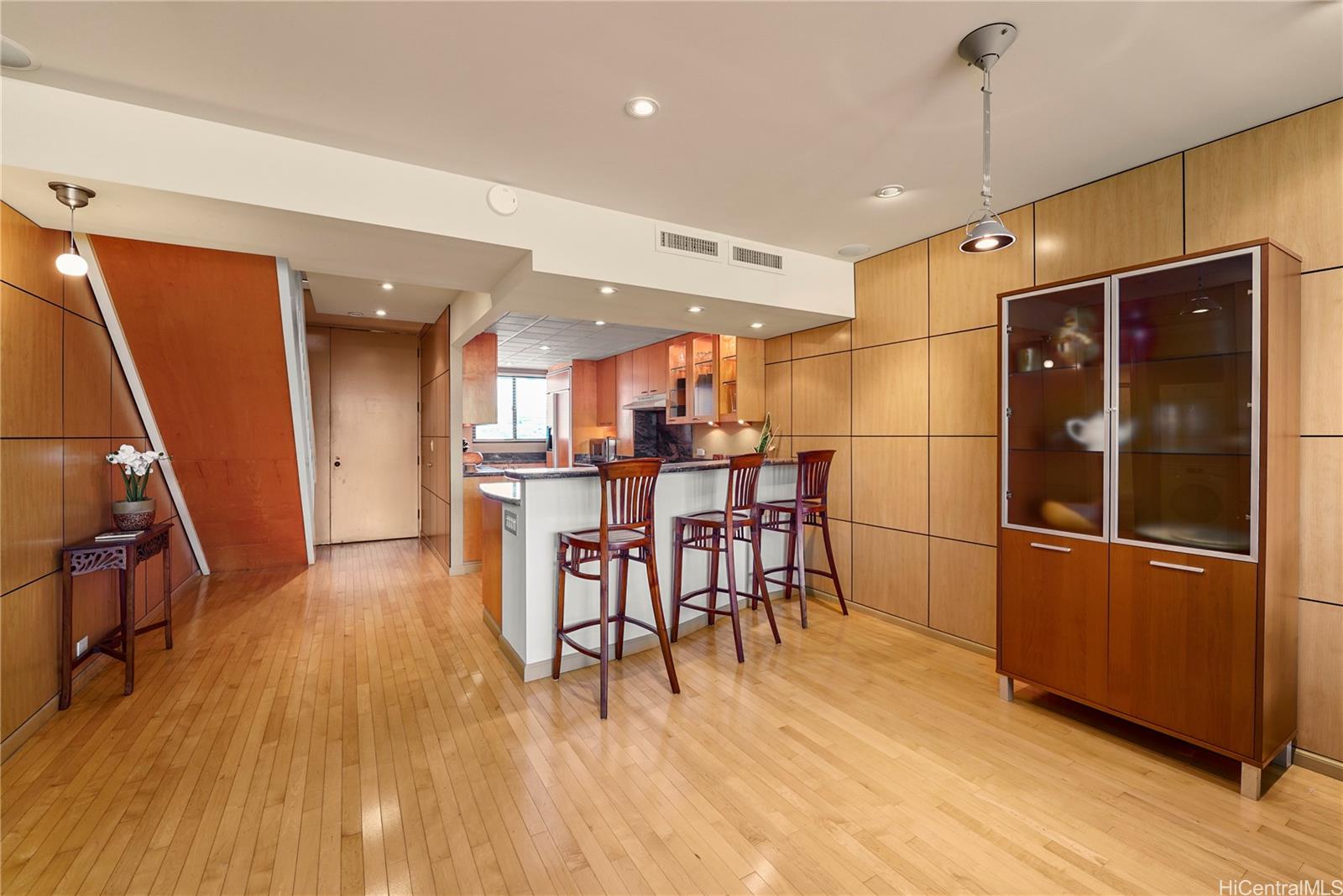 Esplanade condo # 28K, Honolulu, Hawaii - photo 12 of 24