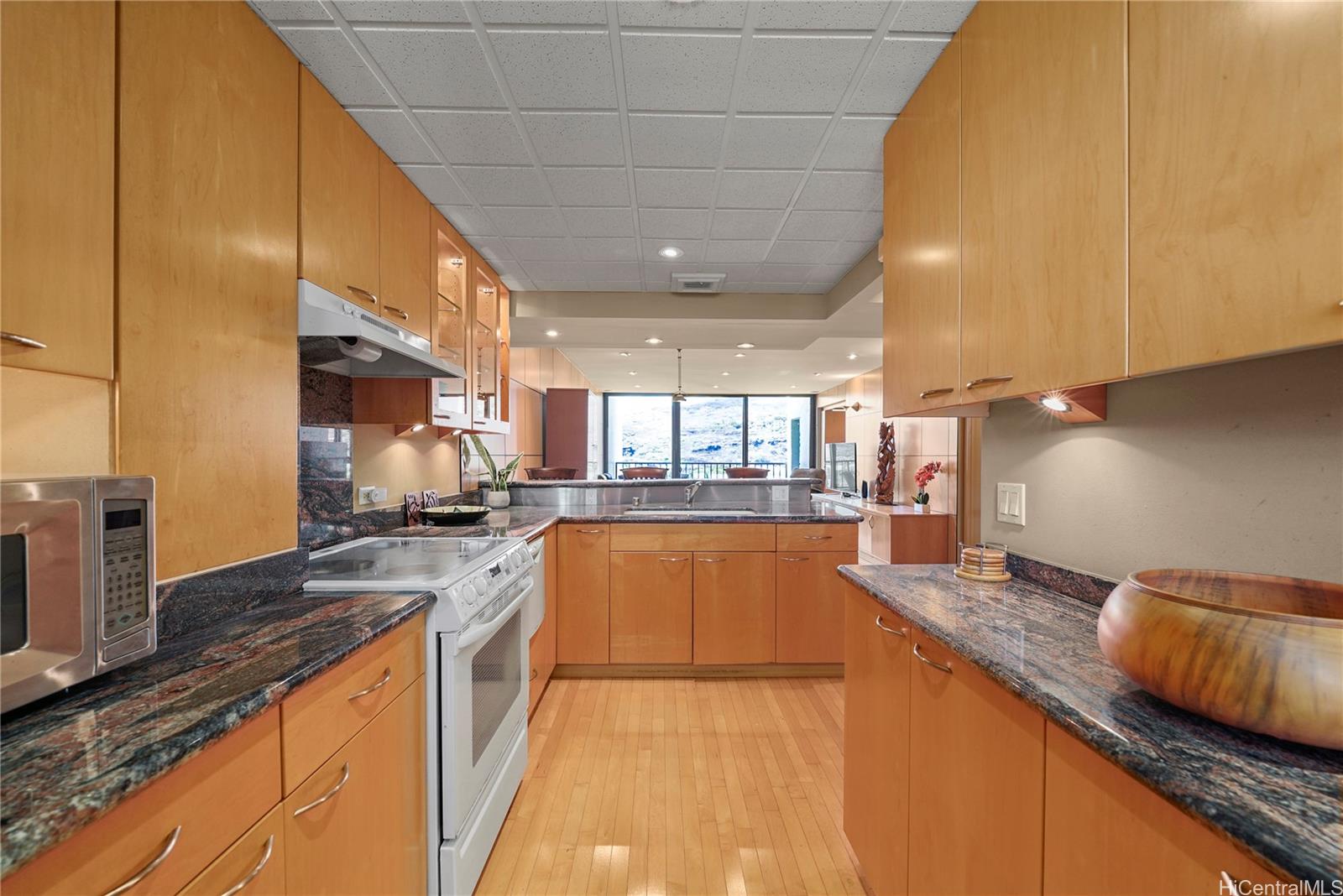 Esplanade condo # 28K, Honolulu, Hawaii - photo 16 of 24