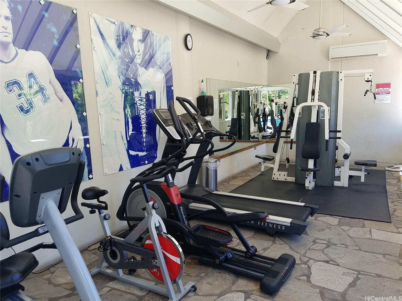 500 University Ave Honolulu - Rental - photo 19 of 23