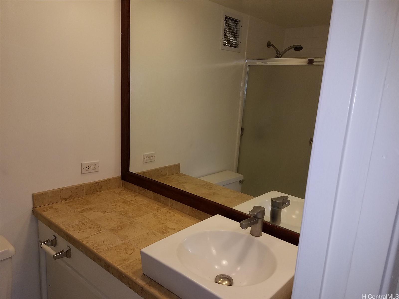 500 University Ave Honolulu - Rental - photo 10 of 23