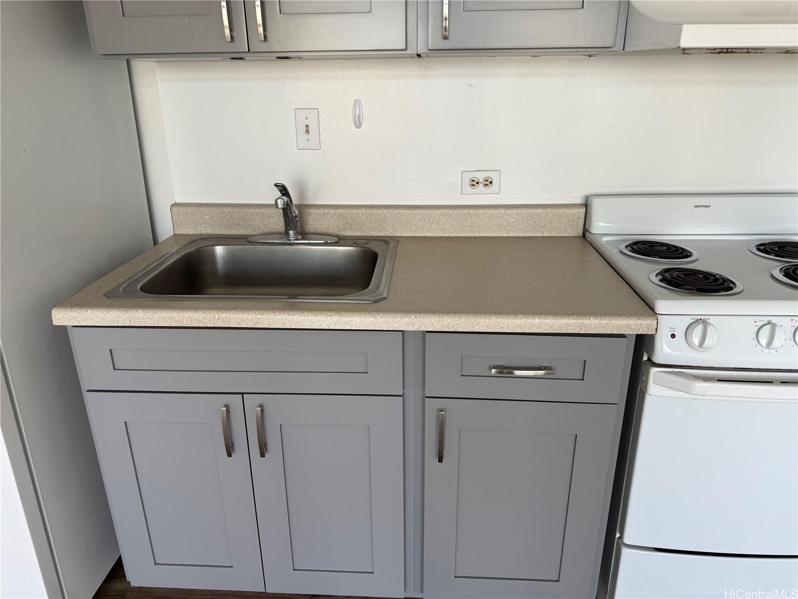 Ala Wai Plaza condo # 1611, Honolulu, Hawaii - photo 5 of 10