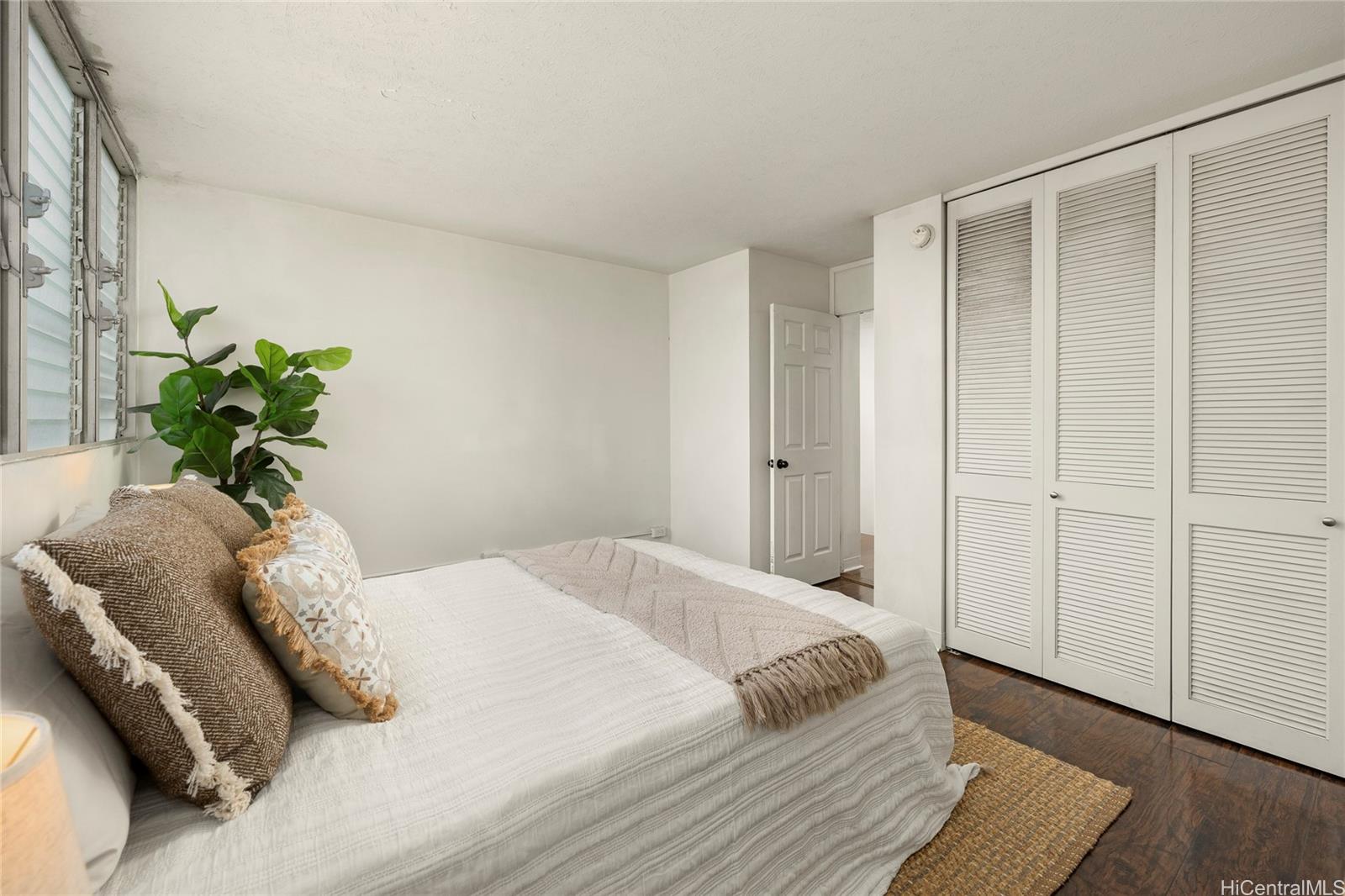 Ala Wai Plaza condo # 1801, Honolulu, Hawaii - photo 14 of 19