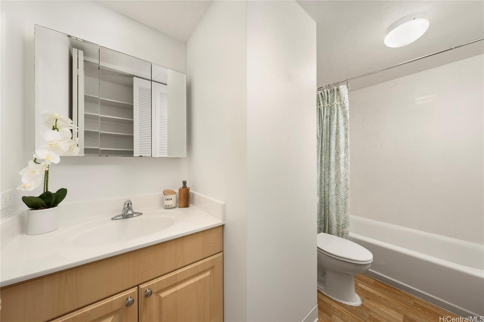 Ala Wai Plaza condo # 1801, Honolulu, Hawaii - photo 15 of 19