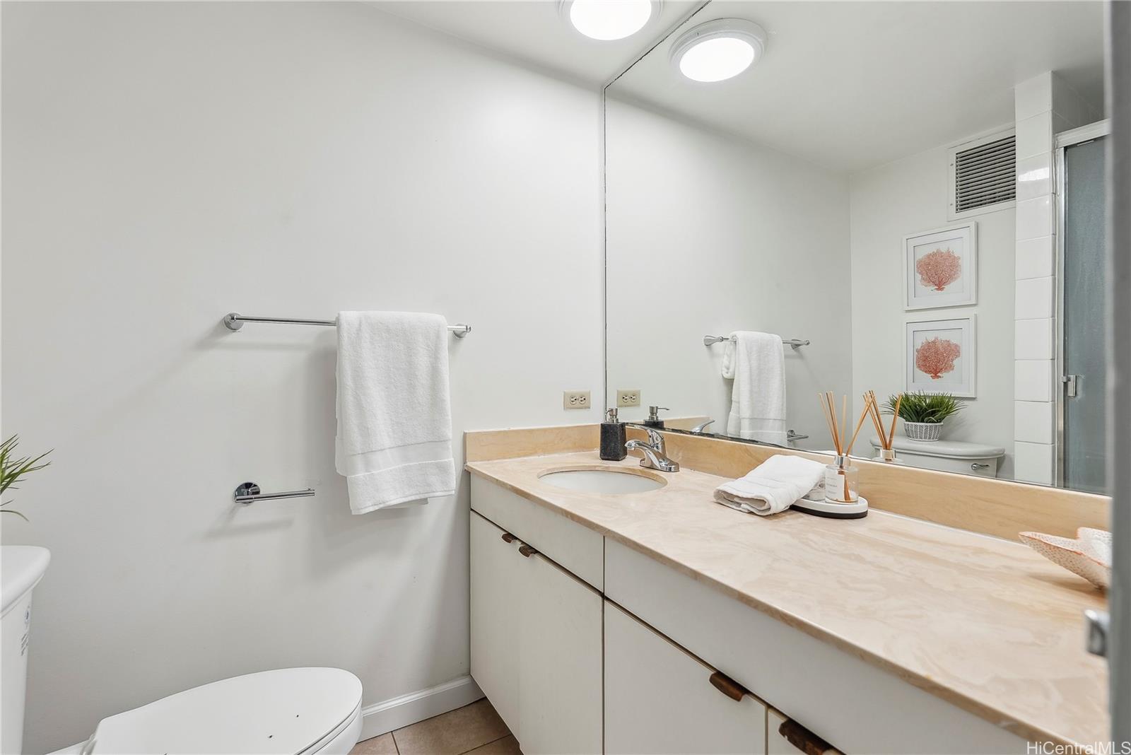 Ala Wai Plaza condo # 532, Honolulu, Hawaii - photo 13 of 18