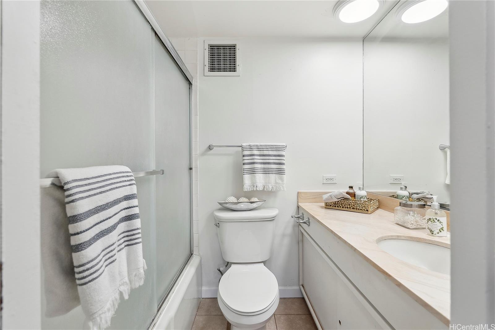 Ala Wai Plaza condo # 532, Honolulu, Hawaii - photo 9 of 18