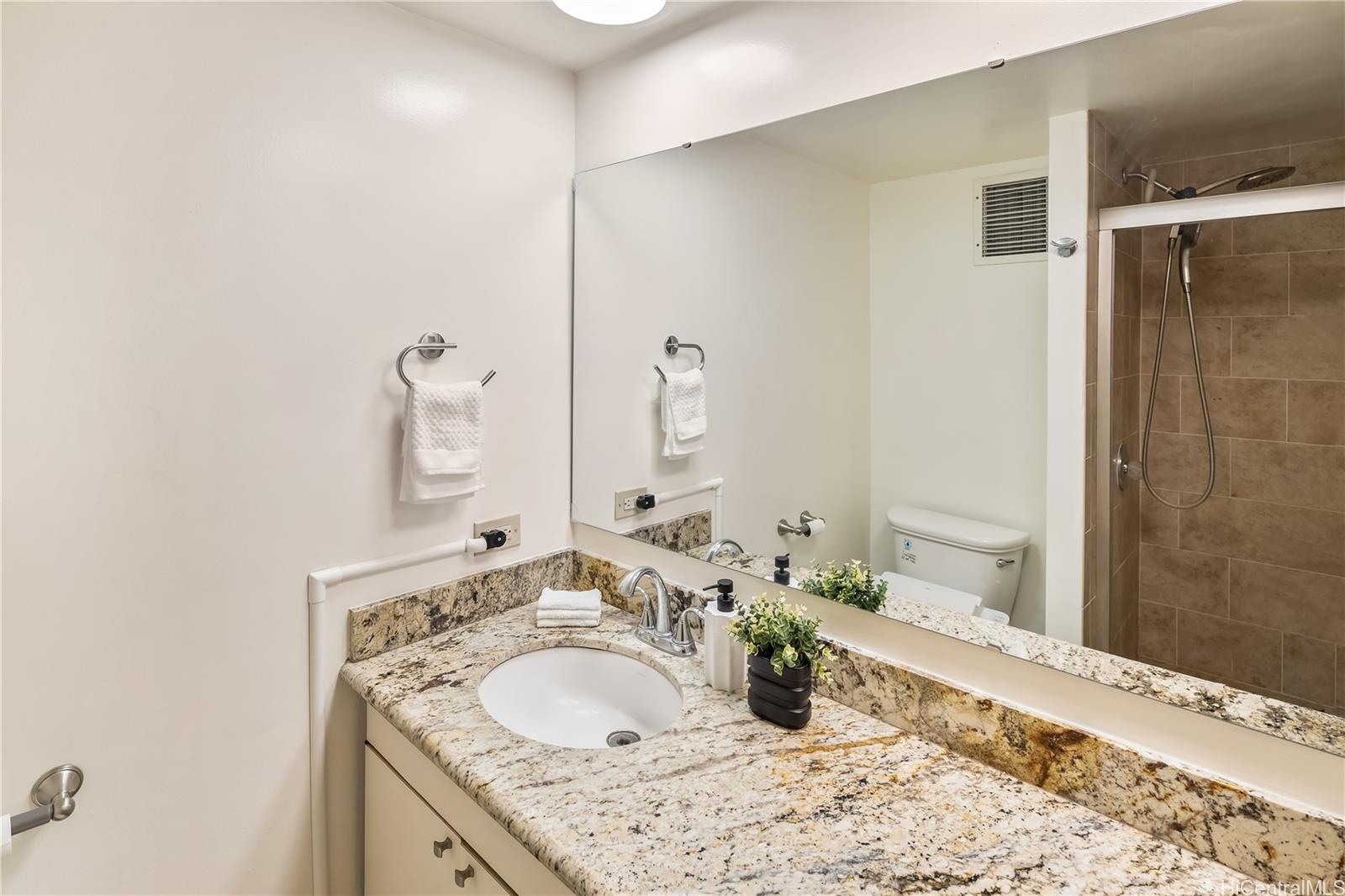 Ala Wai Plaza condo # 736, Honolulu, Hawaii - photo 19 of 25