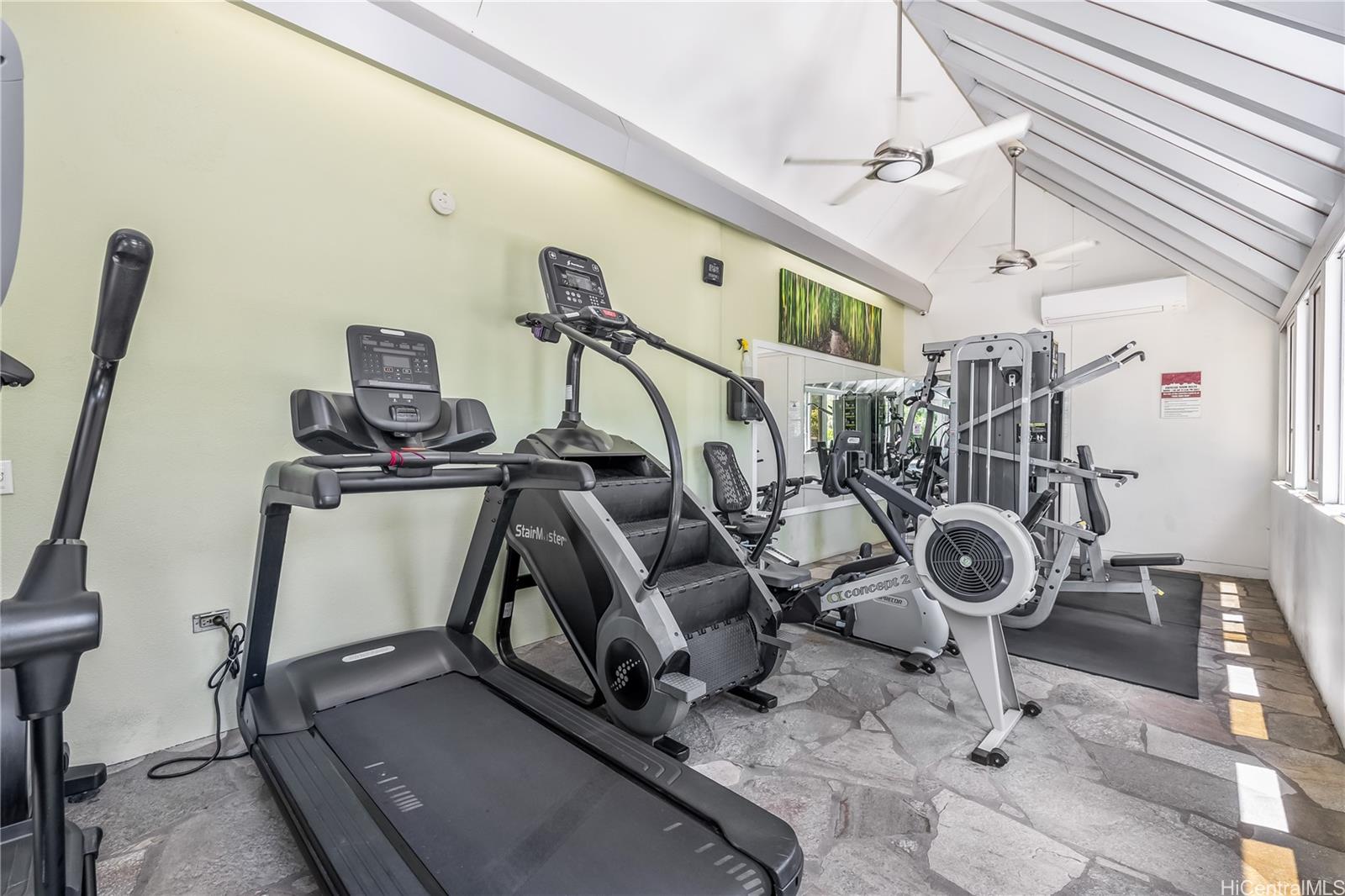 Ala Wai Plaza condo # 736, Honolulu, Hawaii - photo 22 of 25