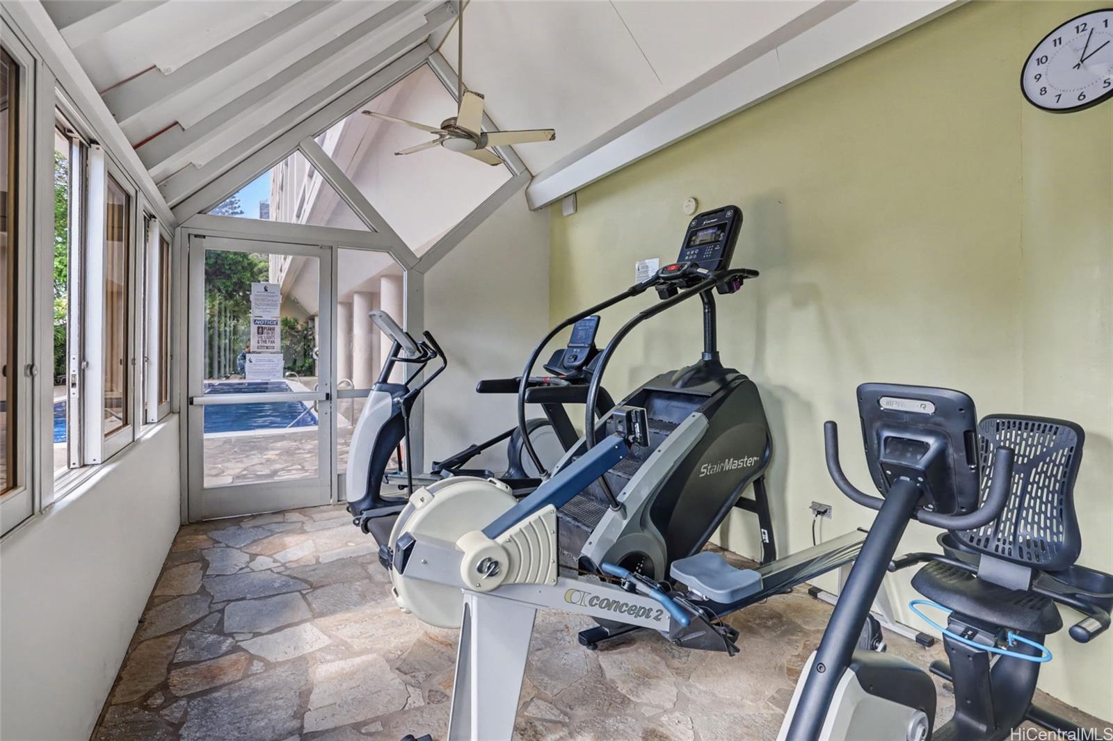 Ala Wai Plaza condo # 904, Honolulu, Hawaii - photo 22 of 25