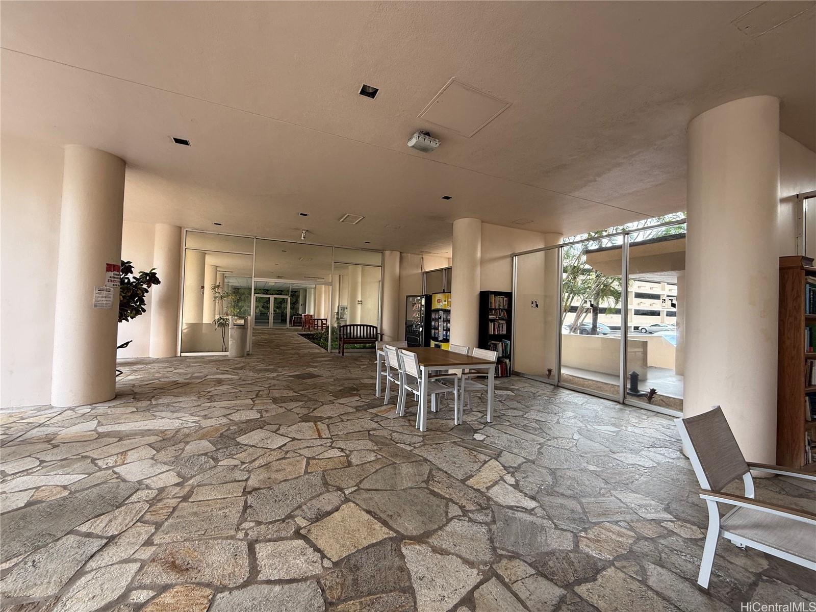 Ala Wai Plaza condo # 917, Honolulu, Hawaii - photo 16 of 17