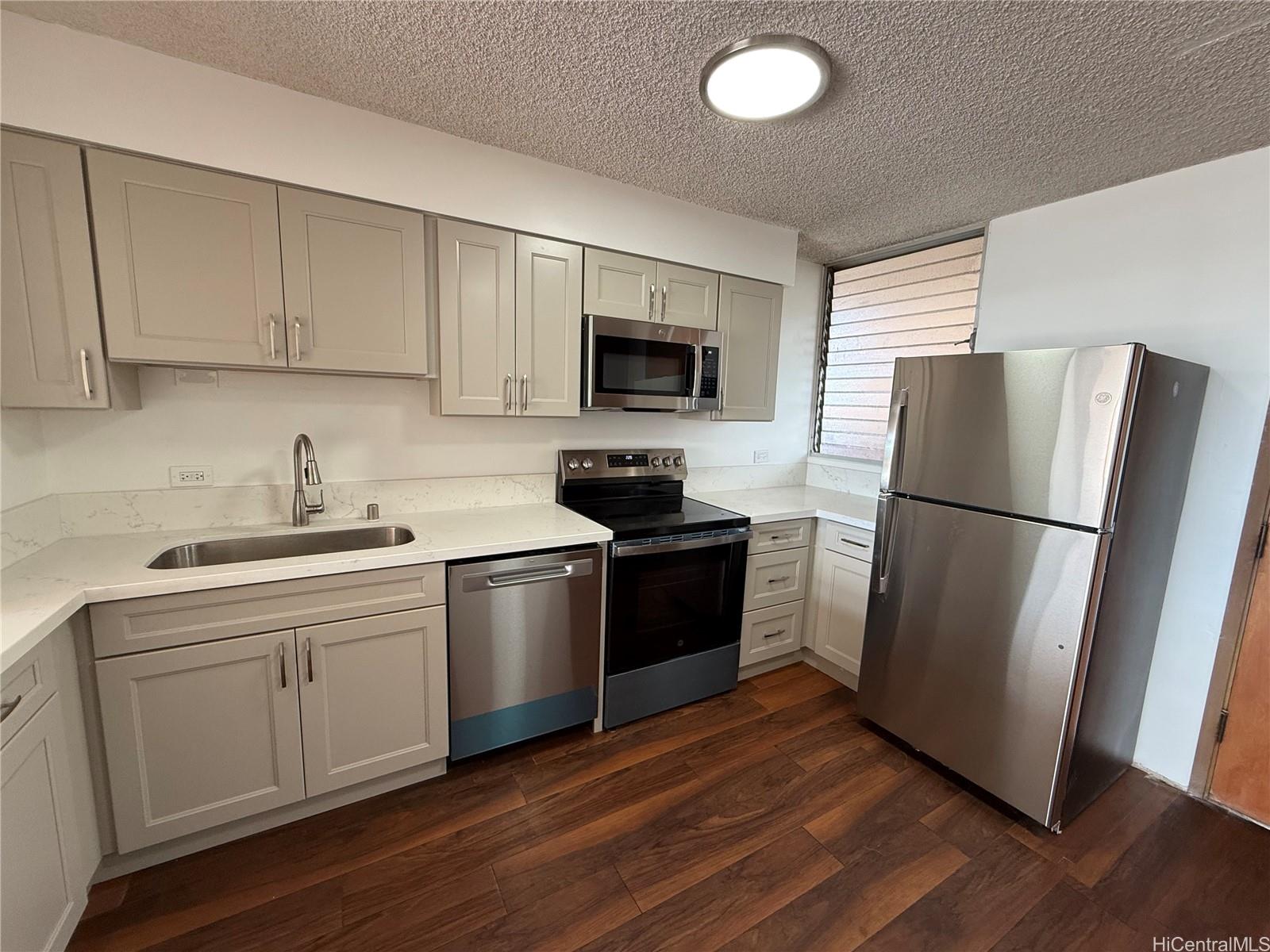 500 University Ave Honolulu - Rental - photo 4 of 13