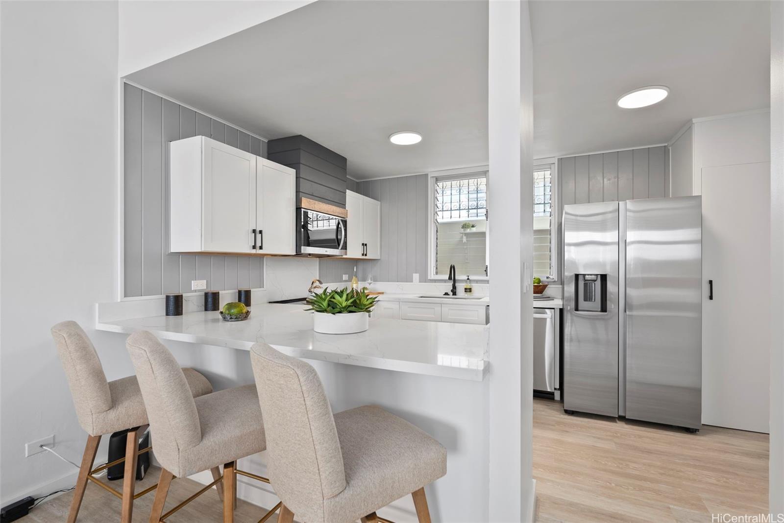 Ala Wai Plaza condo # PH6, Honolulu, Hawaii - photo 6 of 25