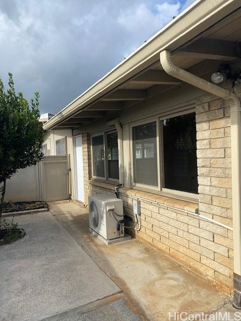 501  Analu Street Puunui, Honolulu home - photo 2 of 15