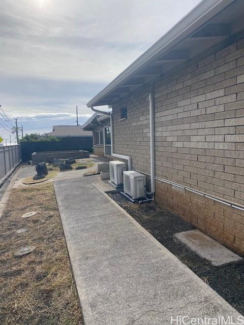 501  Analu Street Puunui, Honolulu home - photo 3 of 15