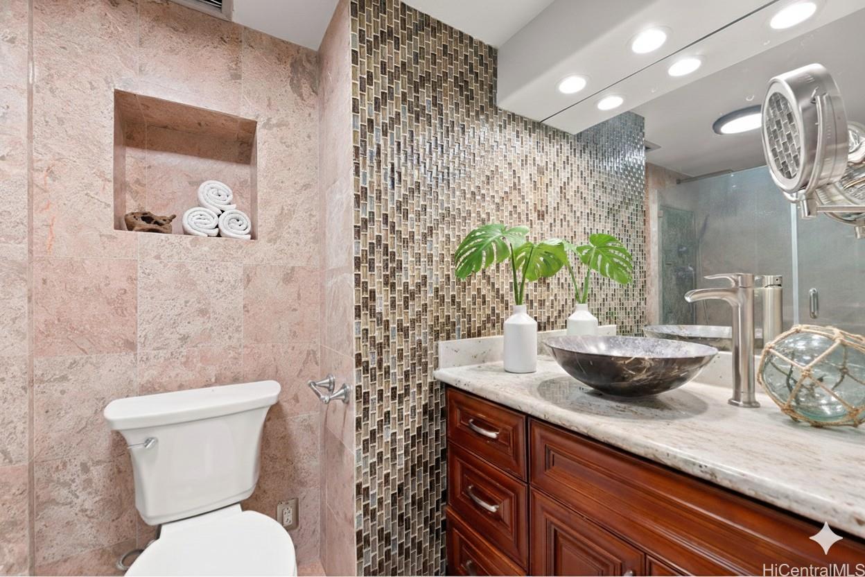 Mauna Luan condo # 1/10J, Honolulu, Hawaii - photo 10 of 25