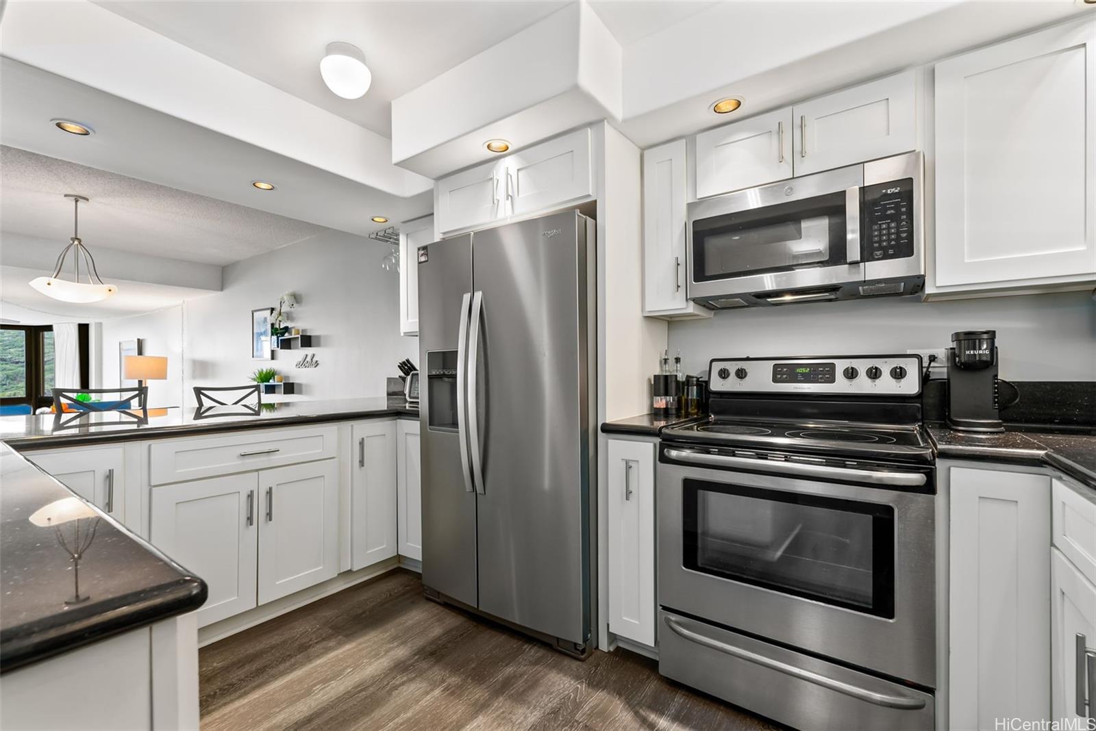 Mauna Luan condo # 1-14H, Honolulu, Hawaii - photo 2 of 25