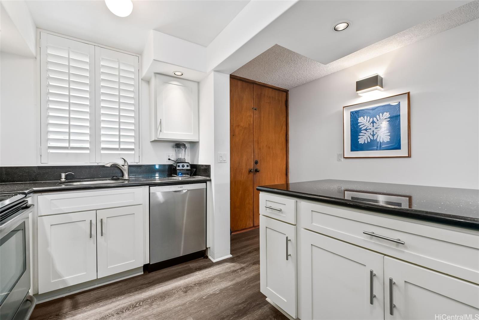 Mauna Luan condo # 1-14H, Honolulu, Hawaii - photo 3 of 25