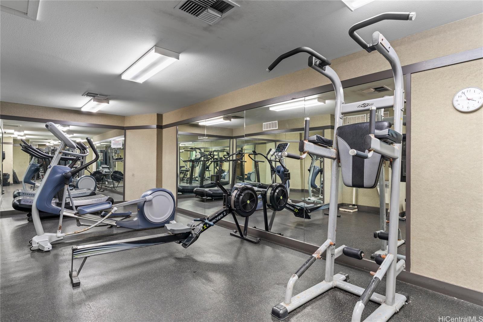 Mauna Luan condo # 1/2H, Honolulu, Hawaii - photo 19 of 25