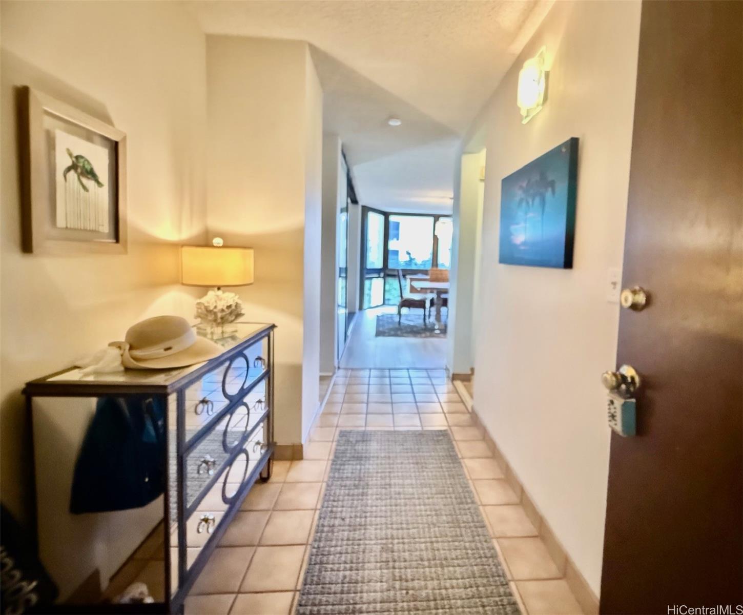 501 Hahaione St Honolulu - Rental - photo 2 of 17