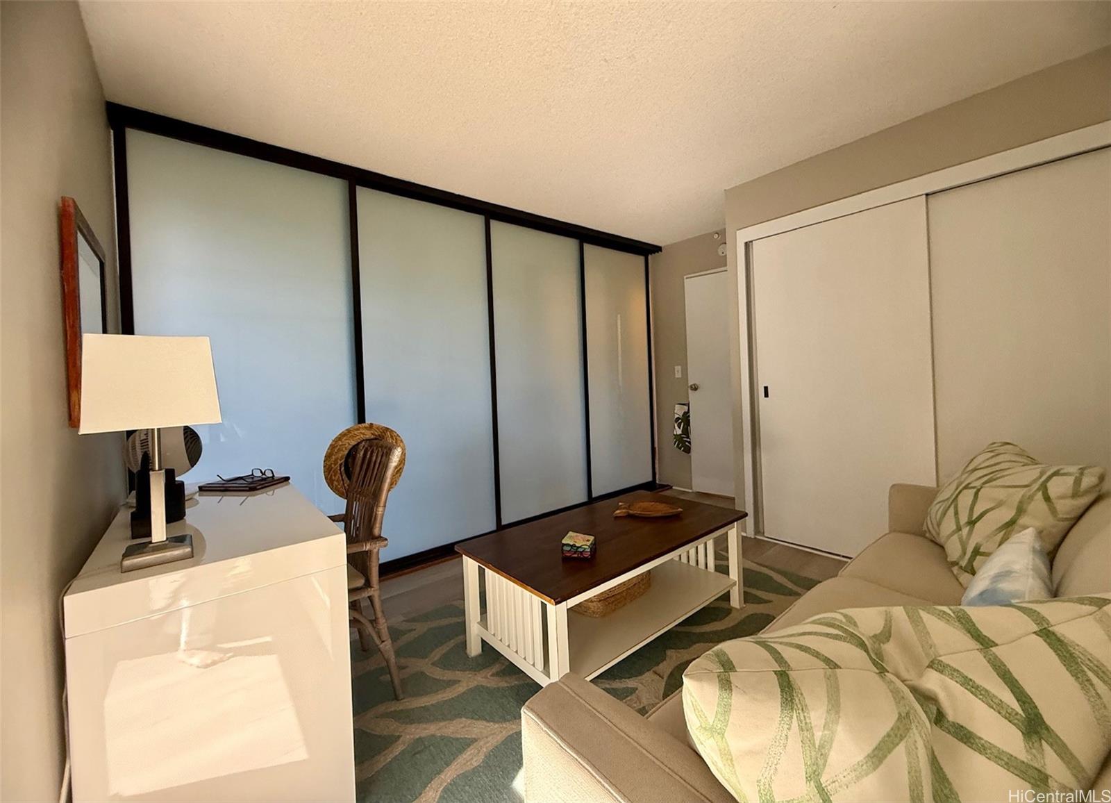 501 Hahaione St Honolulu - Rental - photo 10 of 17