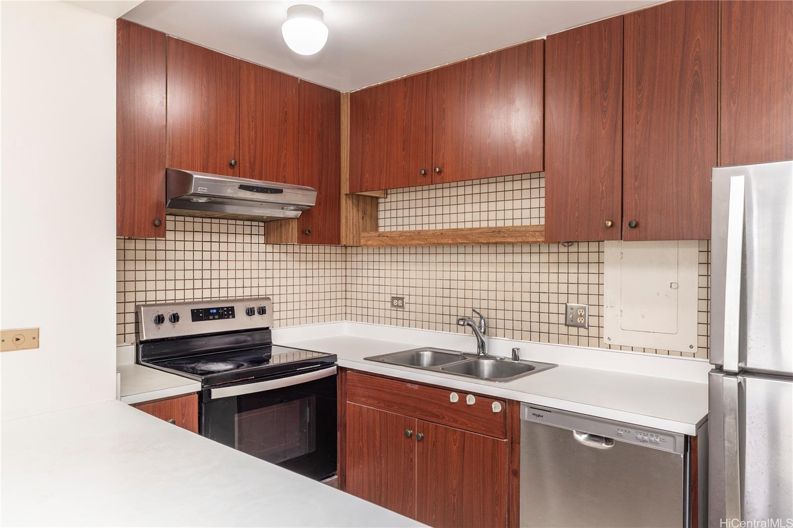 Mauna Luan condo # 6L, Honolulu, Hawaii - photo 3 of 25