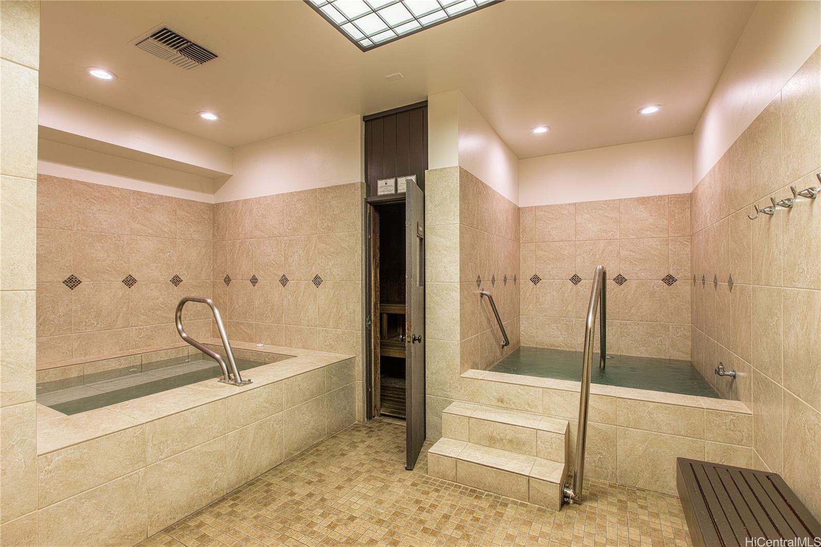 Mauna Luan condo # 6L, Honolulu, Hawaii - photo 10 of 14