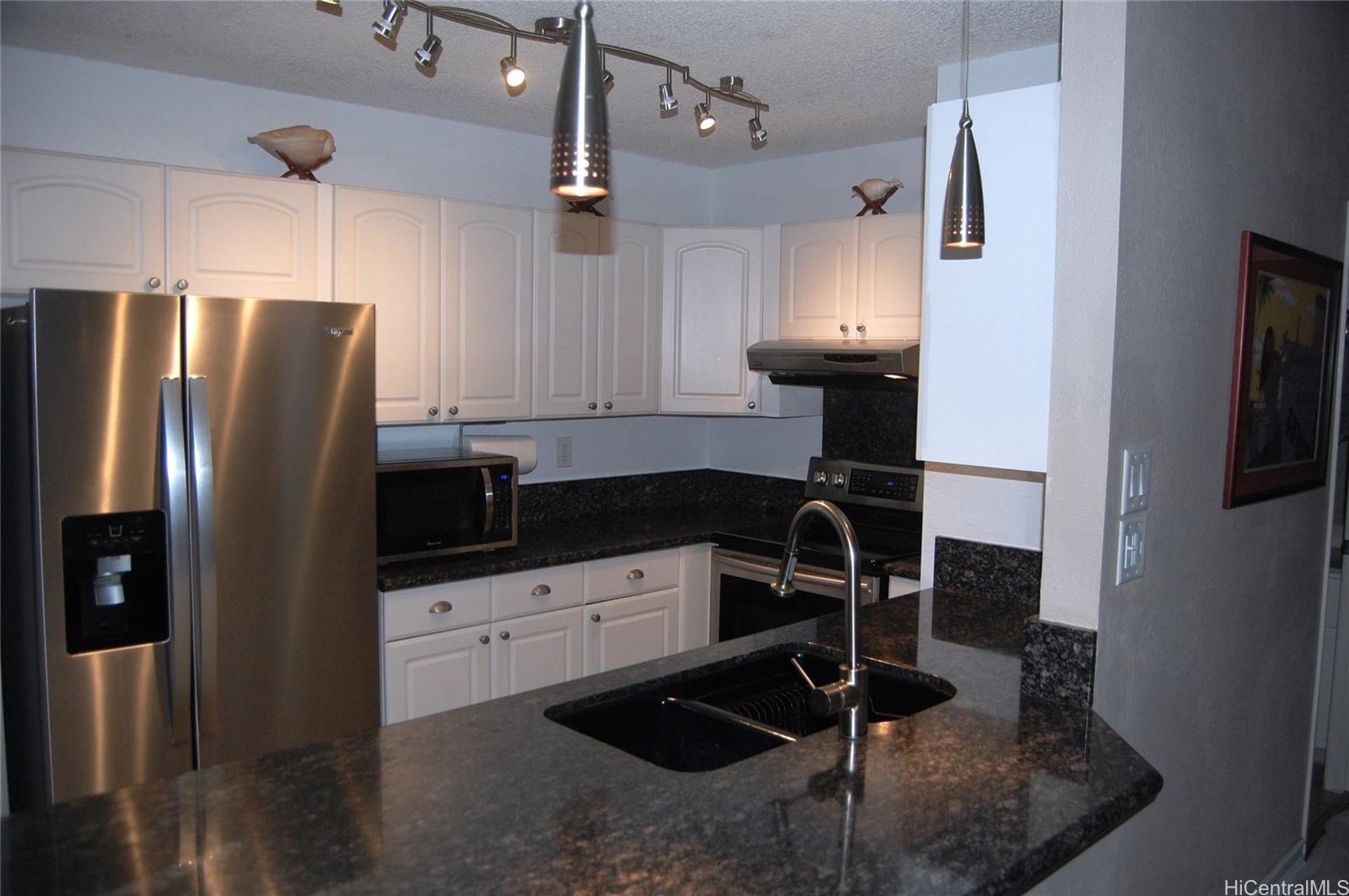 Crosspointe condo # 14D, Honolulu, Hawaii - photo 3 of 25