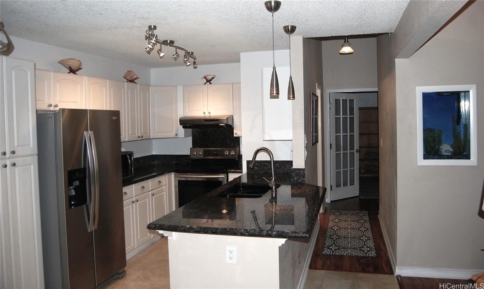 Crosspointe condo # 14D, Honolulu, Hawaii - photo 4 of 25