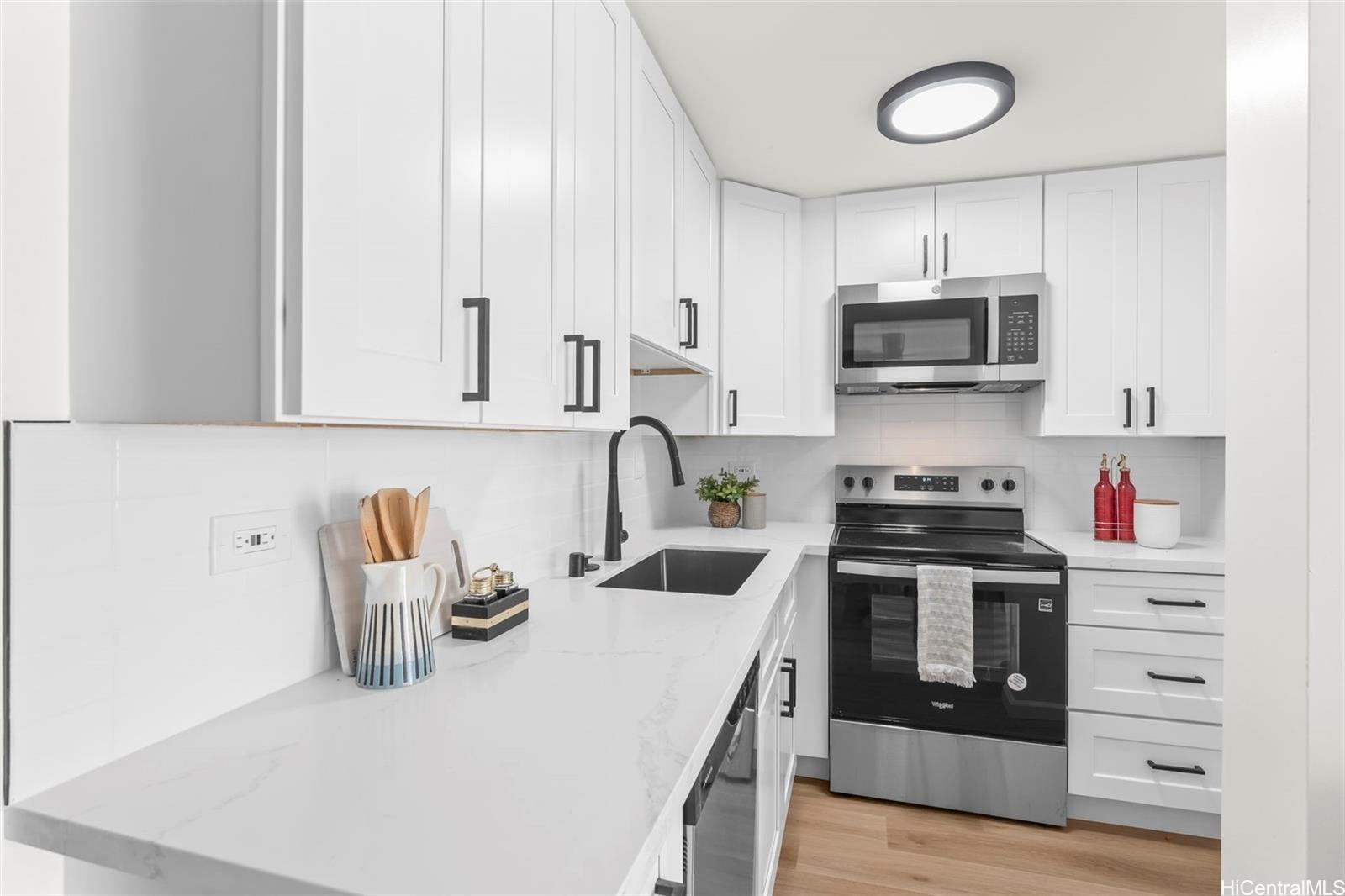 Three Regents condo # D226, Honolulu, Hawaii - photo 5 of 17